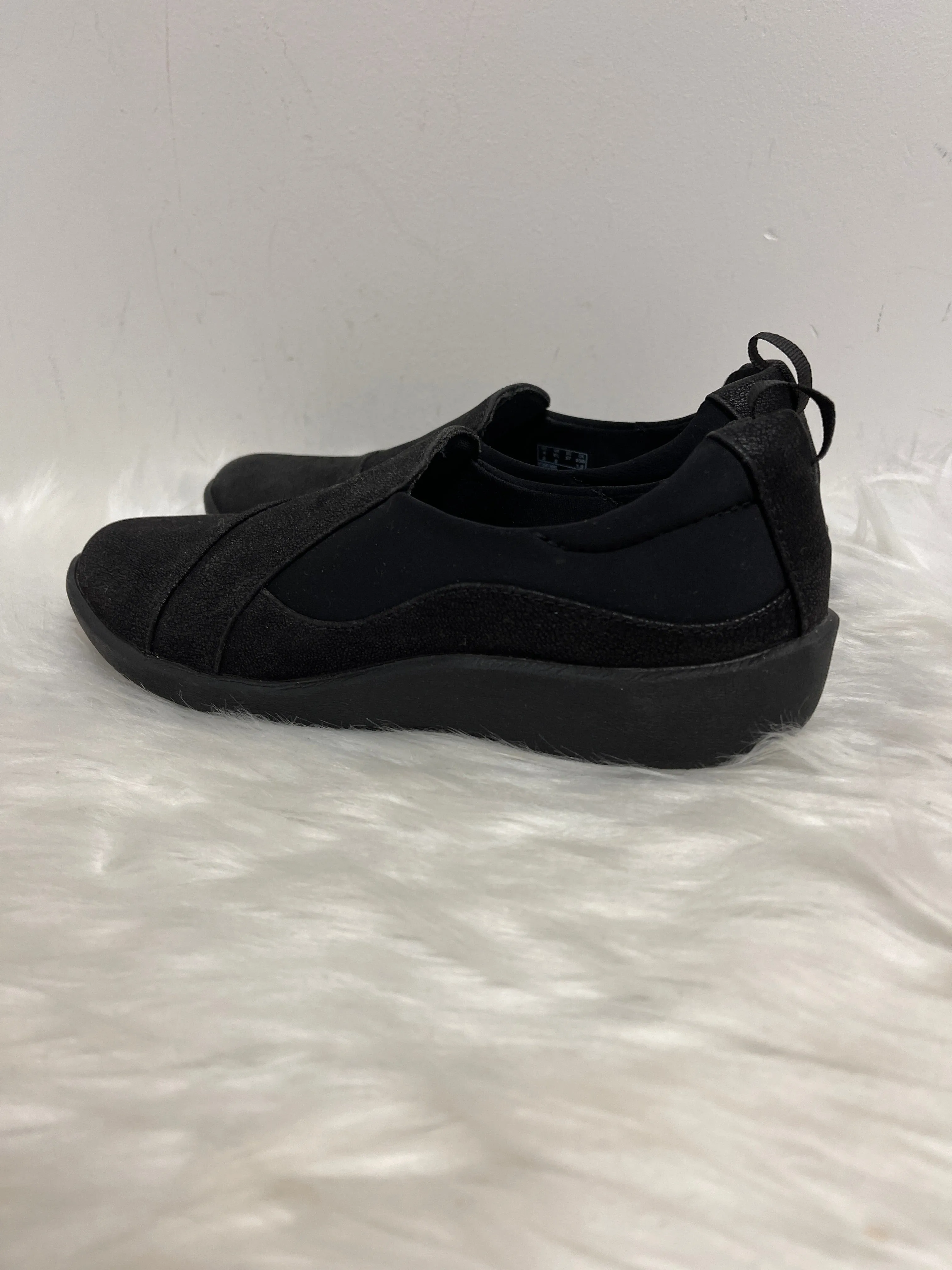 Black Shoes Flats Clarks, Size 6.5