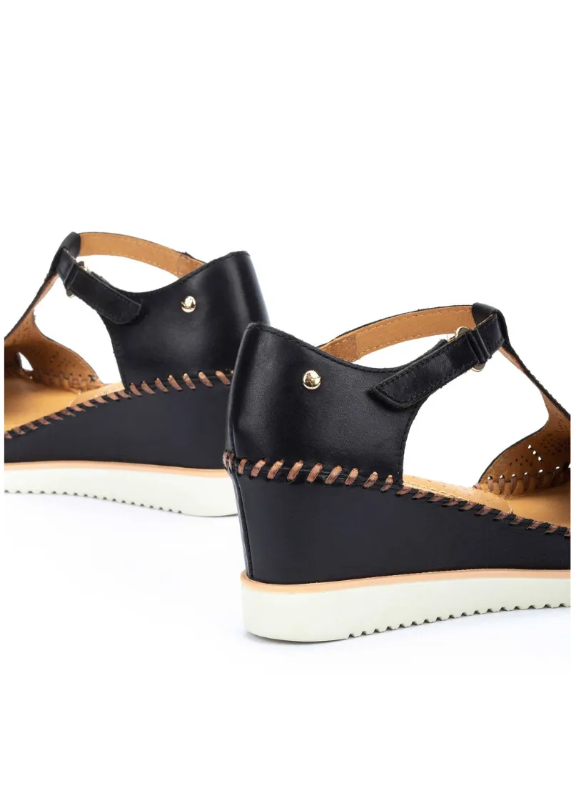 Closed-toe Wedge Sandals