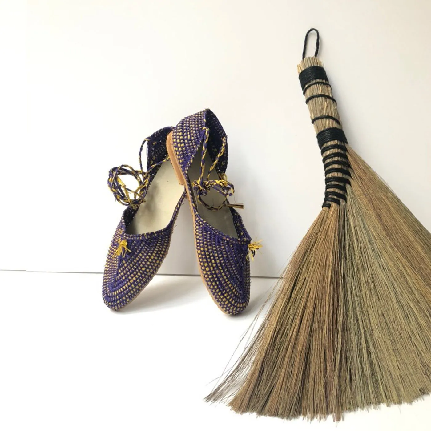 POINTY RAFFIA ANKLE FLATS