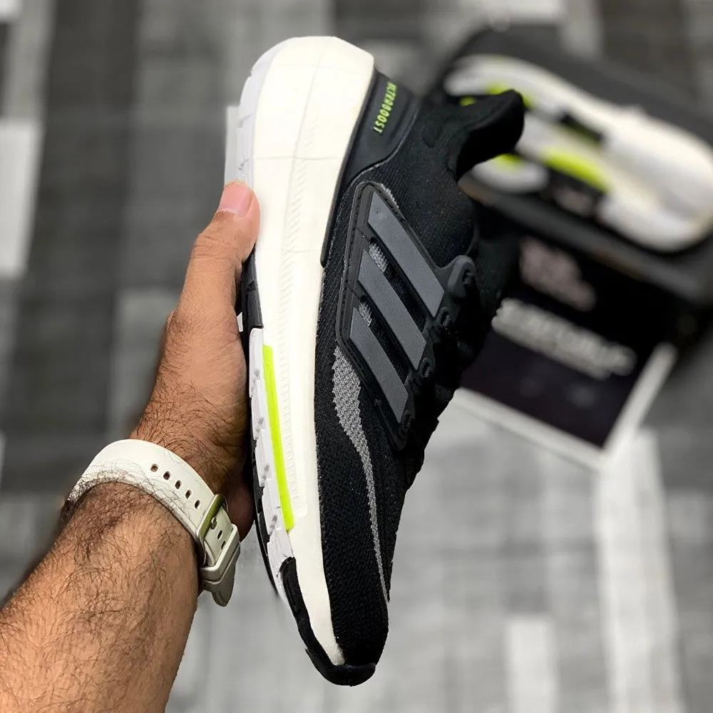 UB LightBoost 23 (Black White Neon)